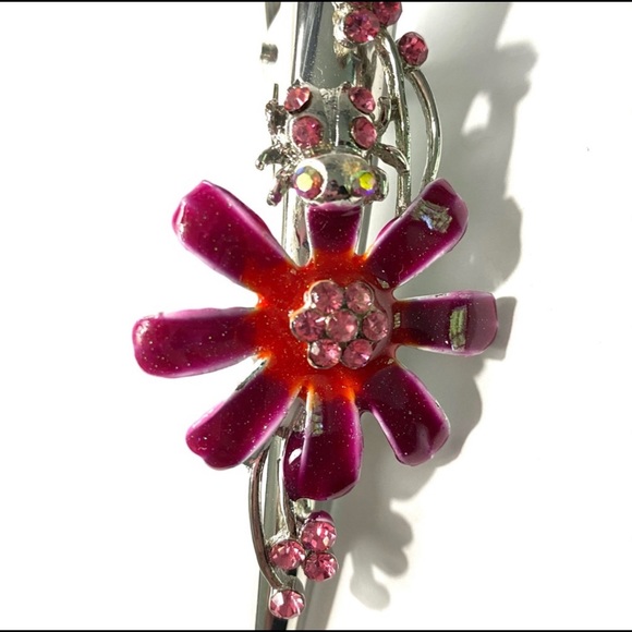 Updo Alligator Hair Clip Ladybug On Flower 5” - Picture 4 of 5